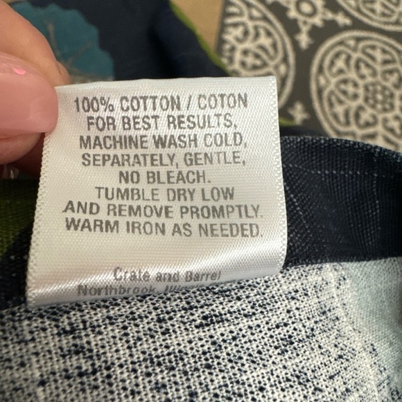 2 Crate & Barrel Augustine King Pillow Shams Floral Tropical Navy green white - Picture 6 of 6